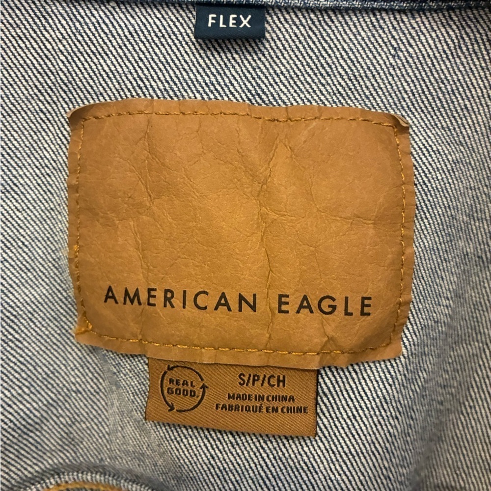 American Eagle lightly distressed Jean Jacket. Boyfriend fit. NWOT. AE Size S - Picture 2 of 7